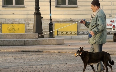 В РФ появились футболки со шрифтом Брайля в поддержку незрячих людей