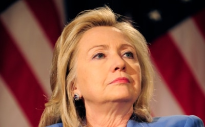 Самолет с Хиллари Клинтон экстренно сел в Нью-Йорке