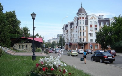 В Пензе автомобиль провалился под землю, двое погибших