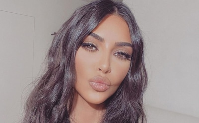 Ким Кардашян наградила своего визажиста на премии AIA