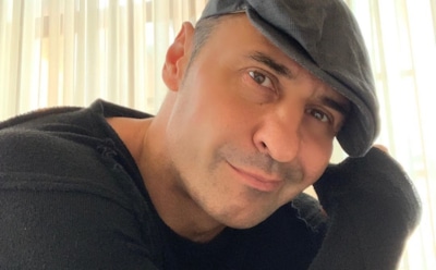 Стас Костюшкин удивил фотосессией в костюме арабского шейха