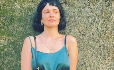 Даша Астафьева устроила смелую фотосессию среди исландских ледников