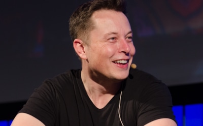 Илон Маск объяснился за разбитое «бронированное» стекло Cybertruck