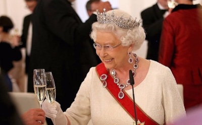 Елизавета II отречется от трона в ближайшие 18 месяцев — СМИ