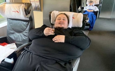 Никас Сафронов рассказал, как его сын застрял в унитазе самолета