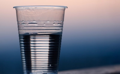 В кафе и ресторанах Беларуси запретят одноразовый пластик