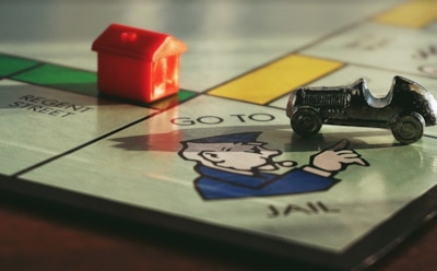 Создана «Монополия» для миллениалов — с веганскими кафе и фермерскими рынками