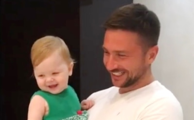 Лазарев показал на видео, как проводит выходной с детьми