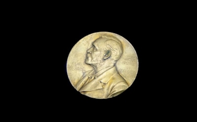 Из-за награждения Петера Хандке нобелевский комитет покинул эксперт