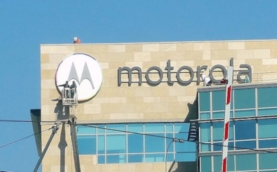 Представлен смартфон Motorola с выдвижной камерой для любителей селфи