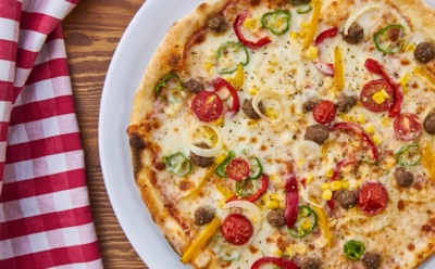 Любимым блюдом российских подростков оказалась пицца