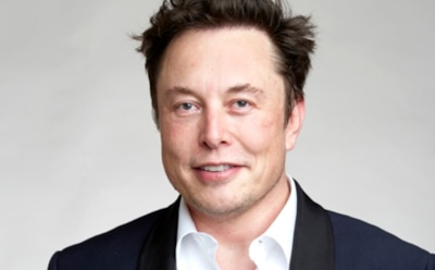 Маск и певица Граймс разъезжают по ресторанам на «мемном» пикапе