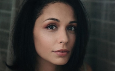 Экс-солистка группы «Сливки» Дарья Ермолаева снова уезжает из России