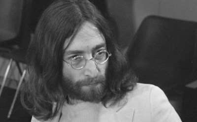 Знаменитые очки Джона Леннона ушли с молотка