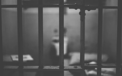 В России начнут сажать за передачу телефонов в тюрьмы