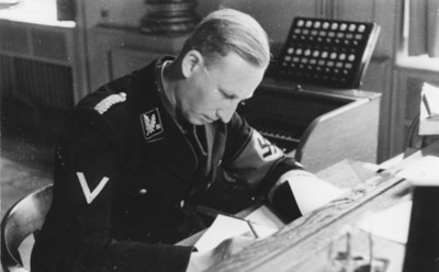 Неизвестные раскопали могилу нациста Рейнхарда Гейдриха