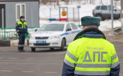 В Казани оштрафовали Деда Мороза, буксировавшего на санях за «Мерседесом»