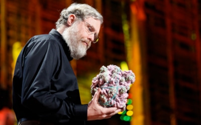 Биолога обвинили в возрождении евгеники из-за мобильного приложения