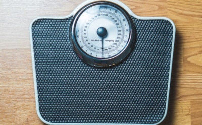 Англичанка не узнала на улице похудевшую на 96 кг дочь