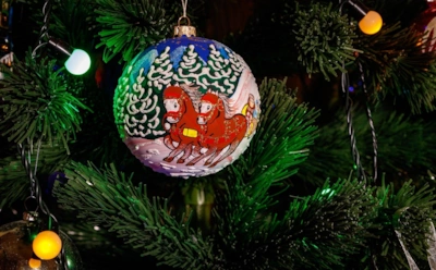 Искусственная или живая елка: как правильно выбрать новогоднее дерево