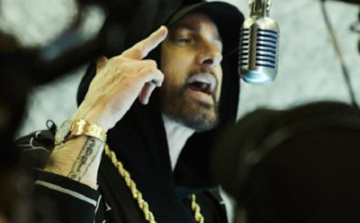 Эминема обвинили в расизме и сравнили с Ку-клукс-кланом