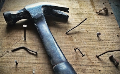 В Екатеринбурге школьник напал с молотком на учителя из-за оценок