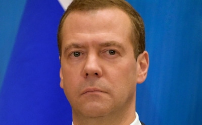 Медведеву предложили контролировать поведение чиновников на корпоративах