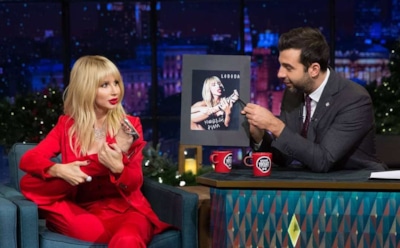 Лобода объяснила возникновение шестого пальца на обложке