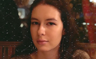 21-летняя дочь Якубовича предстала в ванне без одежды