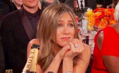 Брэд Питт потроллил Дженнифер Энистон со сцены «Золотого глобуса»