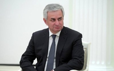 Протестующие штурмуют администрацию президента Абхазии