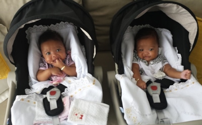 Комбо: американка родила близнецов дважды за год