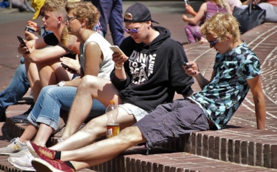 В США пытаются запретить смартфоны лицам до 21 года