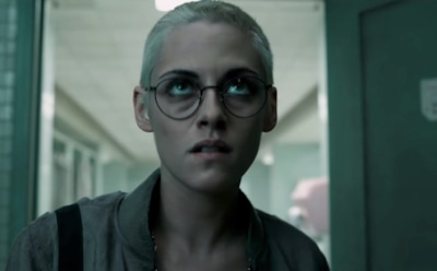 Критики распекли фильм «Под водой» с Кристен Стюарт