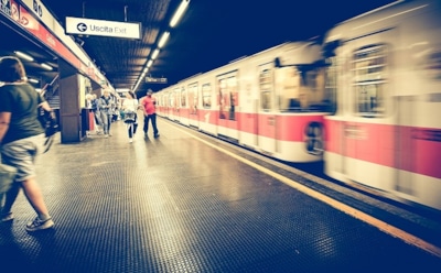 В метро Неаполя столкнулись поезда, есть пострадавшие