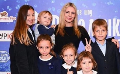 Экс-супругу Романа Жукова с шестью детьми лишают жилья из-за долгов