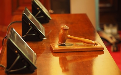 Совративший восемь школьниц педагог в Омске пойдет под суд