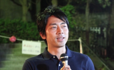 Японский министр-мужчина уйдет в декрет для ухода за первенцем