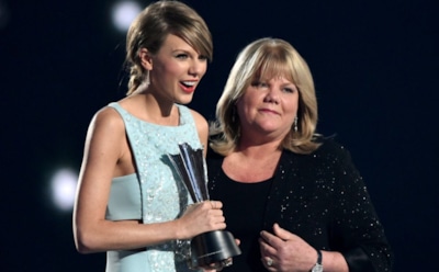 У матери Тейлор Свифт нашли опухоль мозга