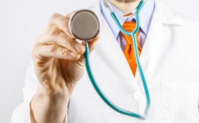 Два россиянина госпитализированы с подозрением на коронавирус