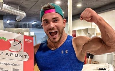 Участник «Дома-2» Роман Капаклы перенес операцию на руке