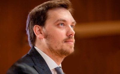Экс-министр назвал премьера Украины Гончарука «идиотом»