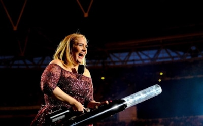 Появились новые фото похудевшей на 45 кг певицы Адель