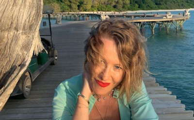 «Страшная, но счастливая»: Собчак сняла, как дурачится в машине