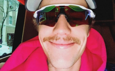 Джастин Бибер «терроризирует» жену и фанатов своими усами