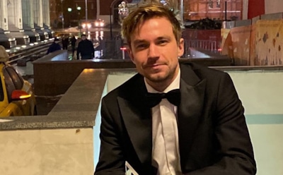 Петров признался в любви Милославской прямо со сцены