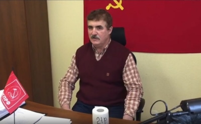 Ветеран подарил чиновникам туалетную бумагу из-за прибавки в 21 рубль