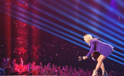 Тейлор Свифт и Билли Айлиш получили награду NME Awards