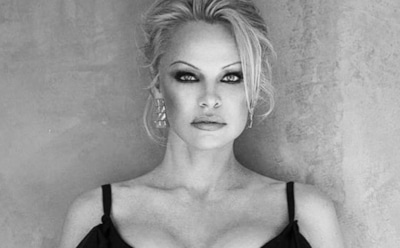 Памела Андерсон просит Путина спасти природу Антарктики