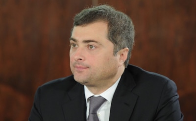 Владимир Путин официально уволил Владислава Суркова